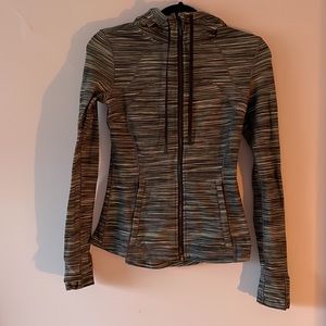 Lululemon size 6 Hooded Define Jacket/Nulu in heathered black/white